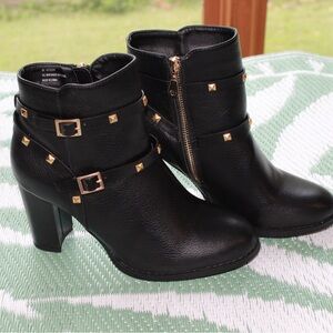 Cato Womens Boots. Size 8.